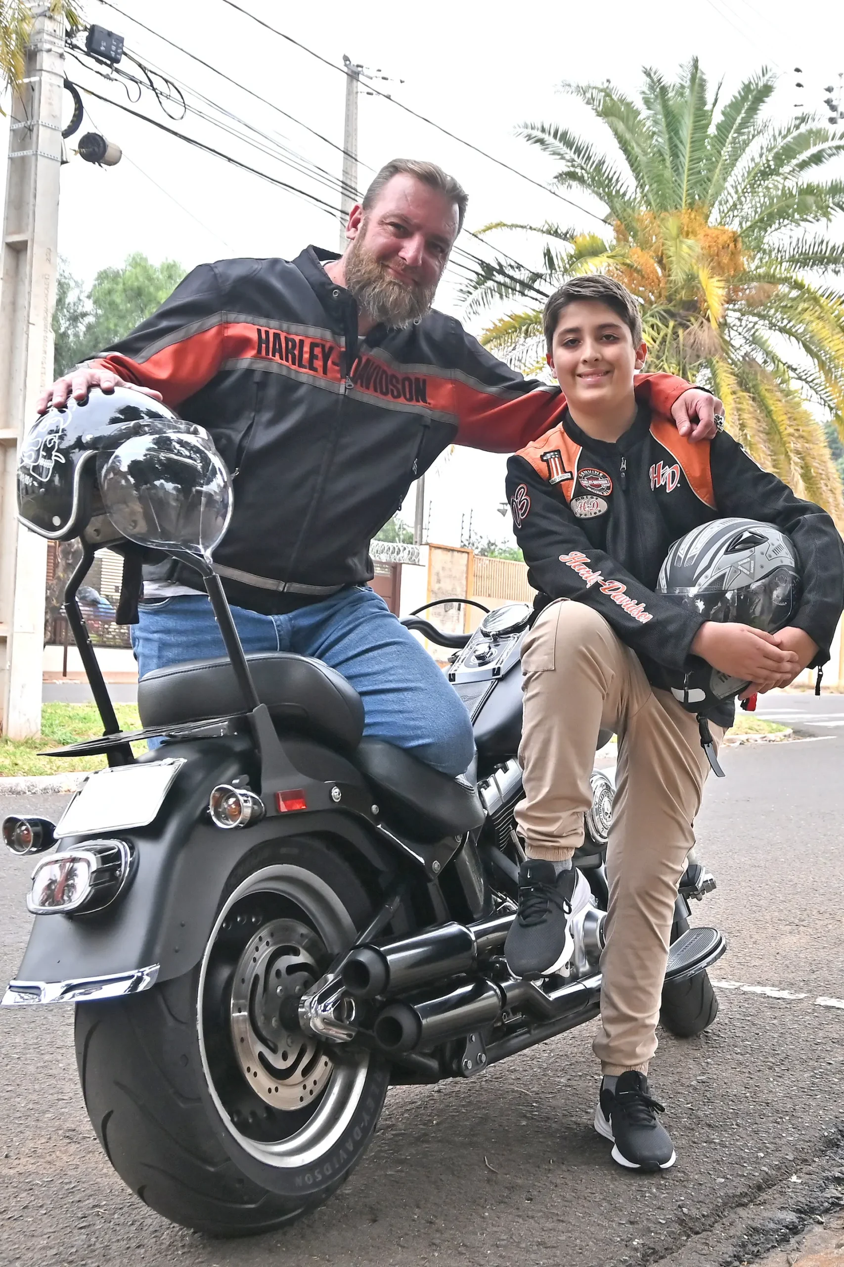 Amor aos carros e ao motociclismo: paixões passadas de pai para filho