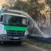 Caminhões-pipa ajudam a combater incêndio florestal