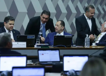 CCJ do Senado reduz prazo de inelegibilidade prevista