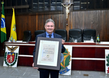 Ex-secretário de Infraestrutura, Renato Dultra é homenageado com a Medalha Dr. José Vaz de Carvalho