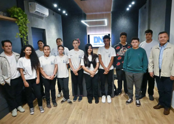 Jovens da Guarda Mirim visitam o Diário do Noroeste