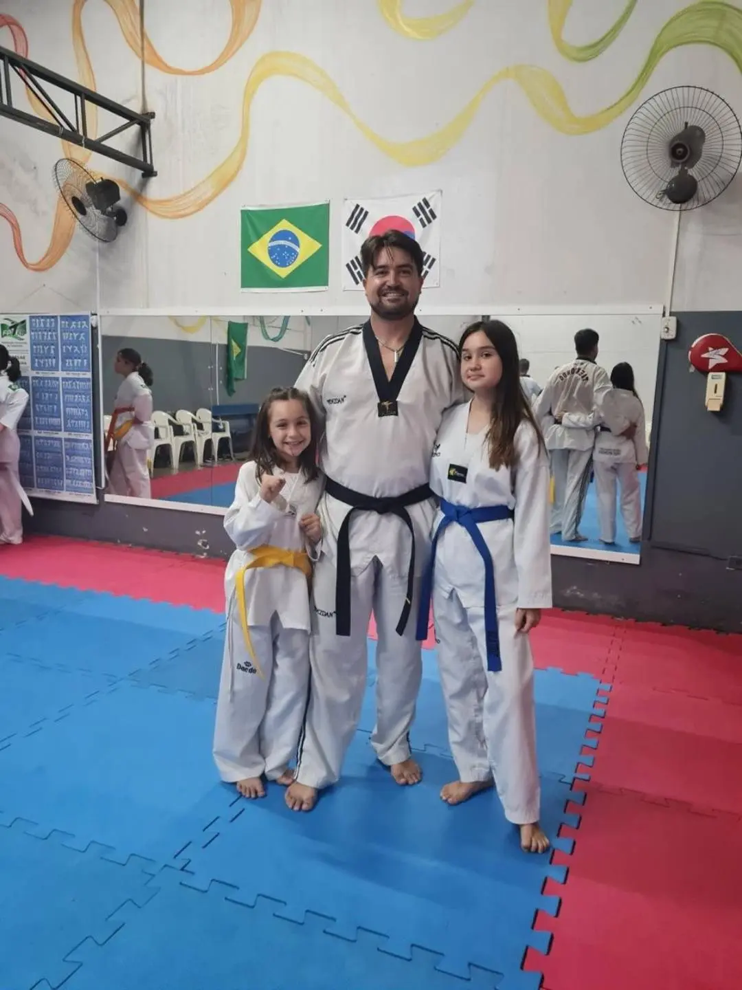 Pai e filha dividem paixão pelo taekwondo