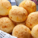 Pão de queijo fácil e delicioso