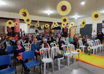 Projeto que aproxima famílias da rotina escolar melhora aprendizagem de estudantes, avalia diretora