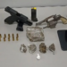 Jovem é preso com armas de fogo, maconha e cocaína no Jardim São Vicente
