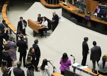 Sancionada com vetos lei que desonera 17 setores da economia