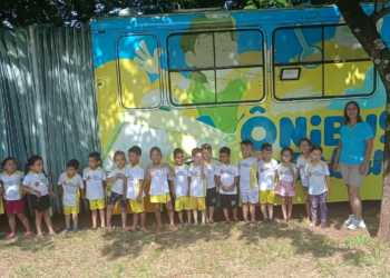 Ônibus do Saber leva feira do livro itinerante a Alto Paraná nesta semana