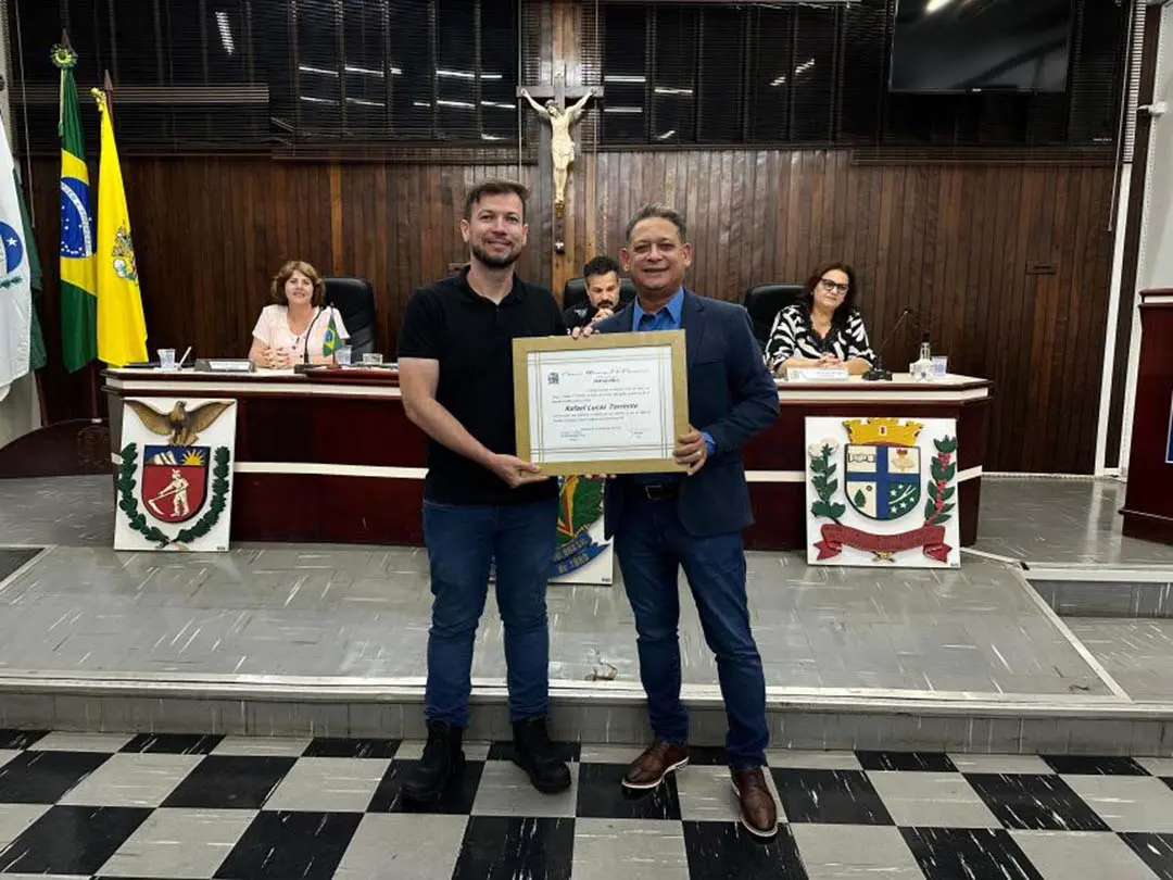 Rafael Torrente é agraciado com moção de aplausos pela Câmara