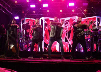 Aproximadamente 15 mil pessoas participaram do show do Traia Véia neste domingo