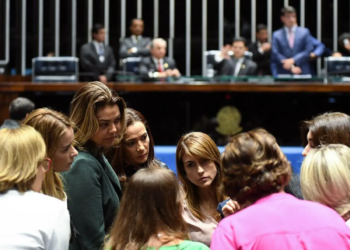 Novo relatório do Código Eleitoral reserva 20% dos legislativos para mulheres