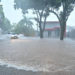 Chuva intensa alaga ruas em Paranavaí; VÍDEO