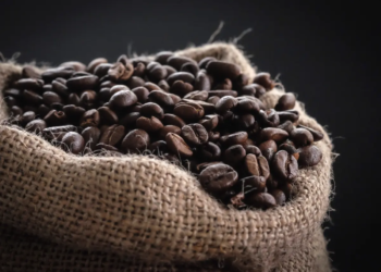 Café que deixou de ser embarcado em 2024 fez Brasil perder R$ 3,4 bi em receita cambial