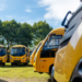 Educação entrega mais 102 ônibus novos em municípios paranaenses