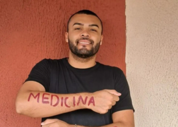 Fé e dedicação ajudam jovem de Alto Paraná a conquistar aprovação em Medicina