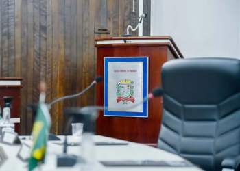 Aprovada a entrega do acervo do Legislativo à Unespar