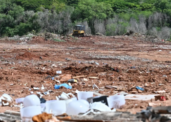 Vereadores questionam uso de terreno no Jardim Videira para descarte de lixo