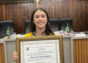 Paranavaiense campeã no mundial escolar recebe homenagem da Câmara dos Vereadores