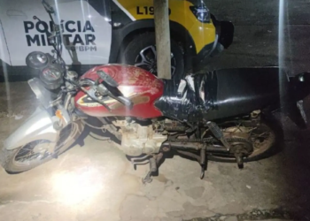 PM recupera motocicleta furtada e com placa adulterada
