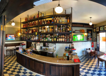 Movimento nos bares e restaurantes sobe 4,9% nos últimos 12 meses