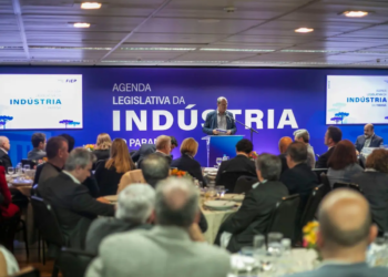 Fiep entrega Agenda Legislativa da Indústria 2025