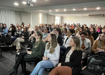 Saúde capacita profissionais para ampliar cuidado
