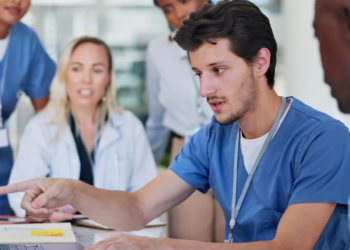 Inscrições de vagas gratuitas em cursos técnicos começam nesta segunda-feira