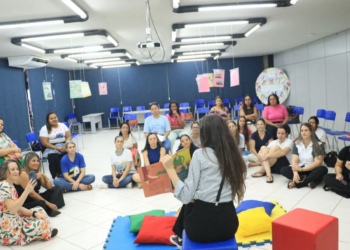 Mais de 150 professores da Educação Infantil recebem certificação em Paranavaí