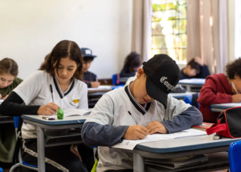 Mais de 1 milhão de alunos da rede pública participam da 1ª edição de 2025 da Prova Paraná