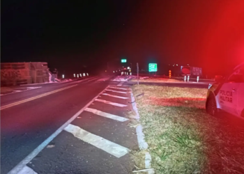 Acidente entre caminhões deixa motorista ferido na PR-492 em Tamboara