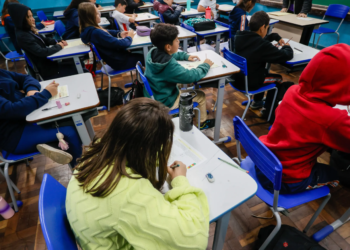 Regulamentado programa de educação em tempo integral na rede estadual