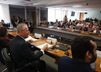 Prefeito de Paranavaí faz palestra no Senado