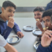 Escolas estaduais agora servem pães de queijo e palitos de queijo