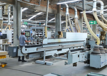 Com avanço de 5,7%, indústria do Paraná é a segunda que mais cresce no Brasil