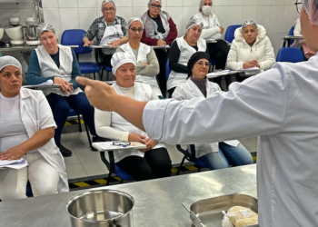 Duas mil merendeiras da rede estadual de ensino passam por capacitação