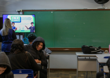 Com mais professores e novidades, 1 milhão de alunos voltam às aulas