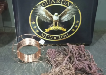 Guarda Municipal descobre ponto de drogas e materiais furtados em casa abandonada