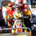 Pai, mãe e filha vivem juntos os desafios do motocross