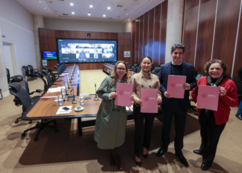 Luciana Massa se reúne com primeiras-damas dos municípios para planejar Paraná Rosa