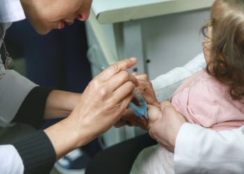 Paraná aplica “dose zero” em 17,4 mil bebês menores de um ano