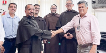 Freis Carmelitas expandem missão educacional e integram Colégio Global em Umuarama