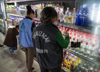 Fiscalização é intensificada em estabelecimentos que comercializam bebidas