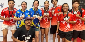Equipe de São João do Caiuá conquista 17 medalhas em competição de Badminton