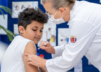 Vacinação é reforçada nas escolas das redes pública e privada