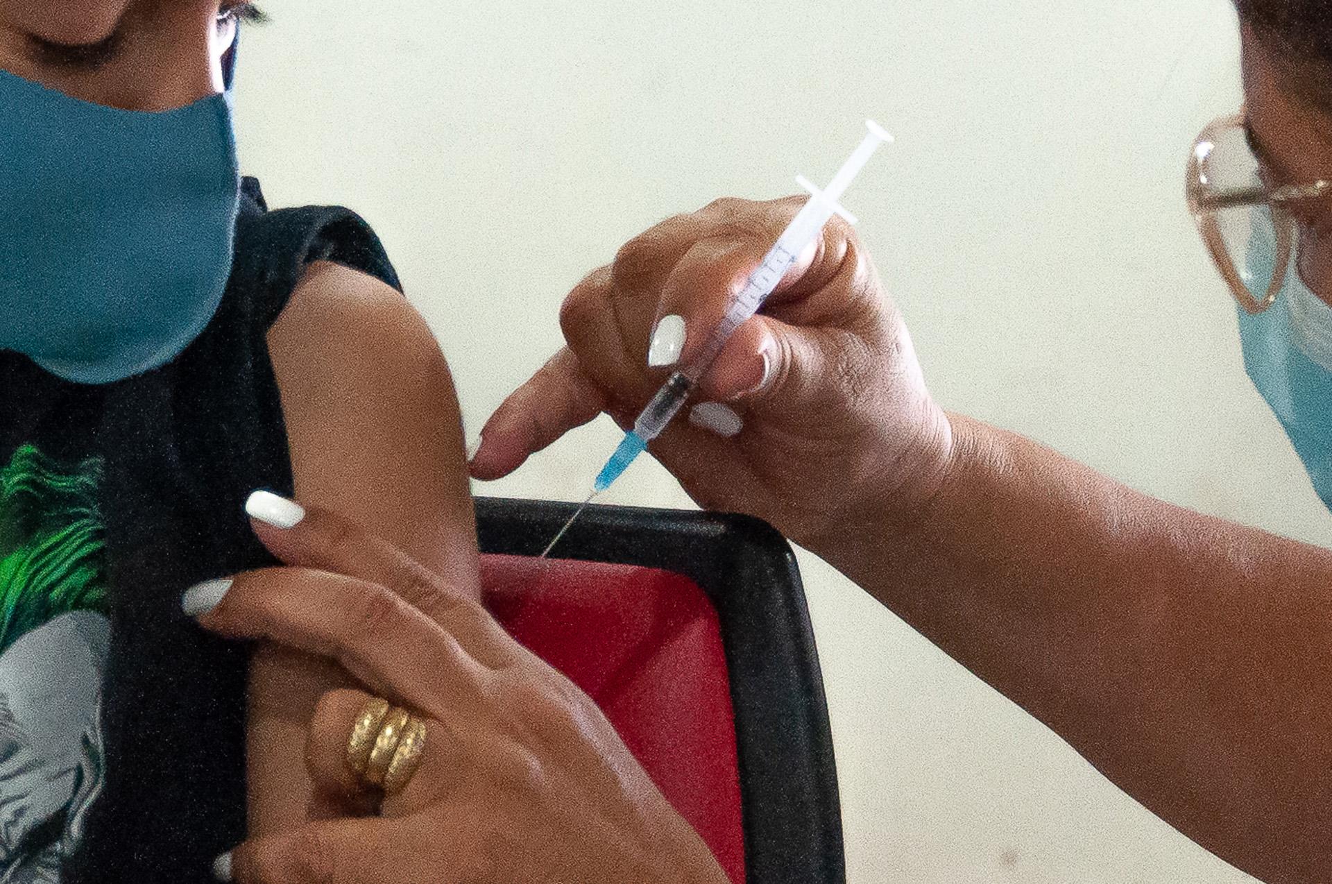 Unidades de Saúde de Paranavaí abrem neste sábado para Dia D da campanha de vacinação