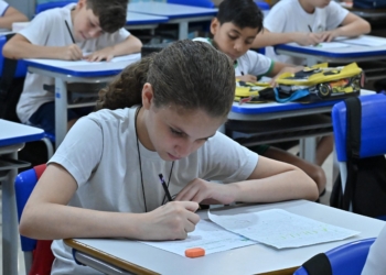 Semeando Leitores complementa o trabalho desenvolvido nas escolas de Paranavaí, diz secretária de Educação