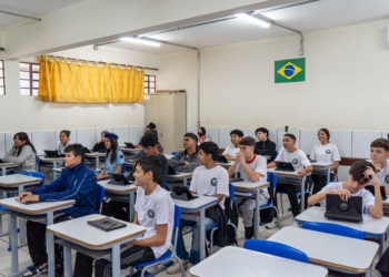 Rede estadual inicia a aplicação das provas do Saeb; 215 mil alunos estão participando