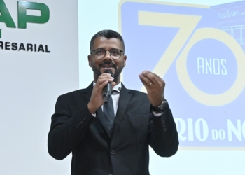 “É um orgulho poder parabenizar e reconhecer a história viva de Paranavaí”, diz Carlos Augusto