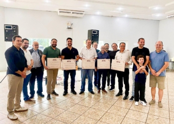 Reconhecimento aos associados que concluíram recentemente seus cursos de mestrado e doutorado