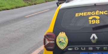 Carro capota na PR-180 em Guairaçá e motorista é hospitalizado