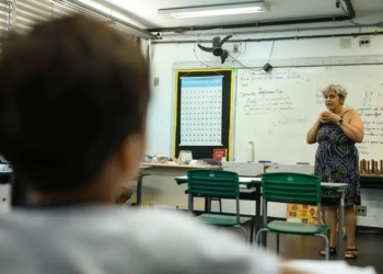 Professor: saiba como pedir a Carteira Nacional Docente do Brasil